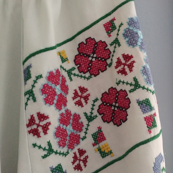 FARM Rio Embroidered Boho Peasant Blouse - Picture 4 of 8